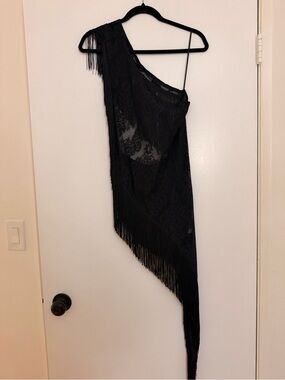 luna b. One-Shoulder Black Lace Fringe Wrap